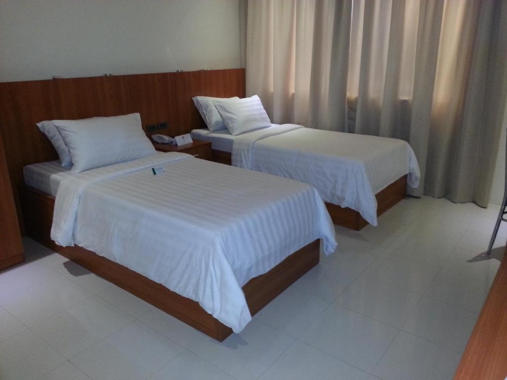Parkway Hotel Surigao Exteriör bild