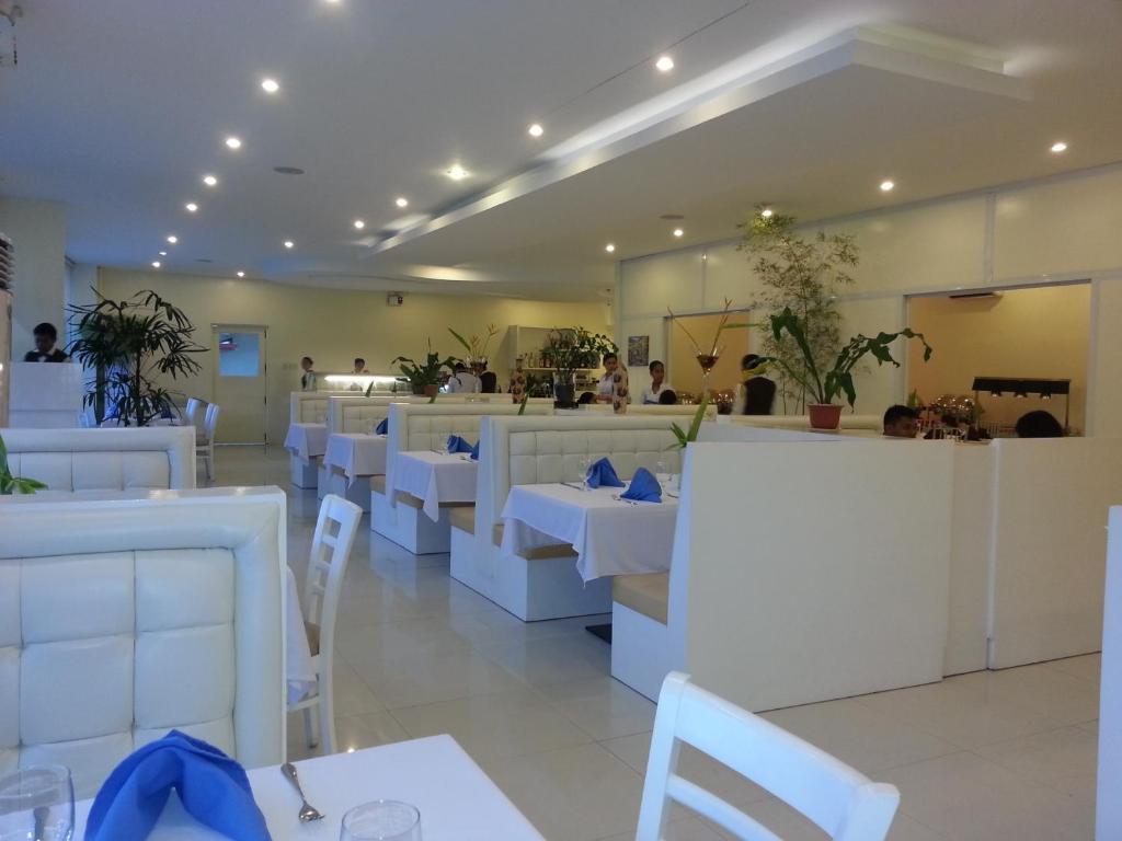 Parkway Hotel Surigao Exteriör bild