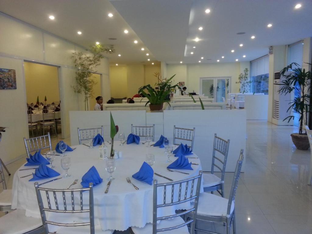 Parkway Hotel Surigao Exteriör bild