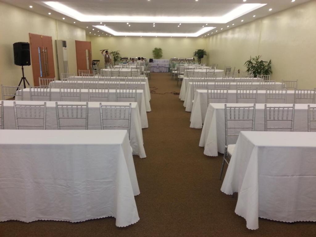 Parkway Hotel Surigao Exteriör bild