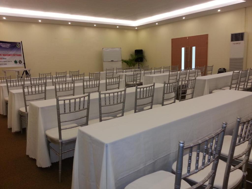 Parkway Hotel Surigao Exteriör bild