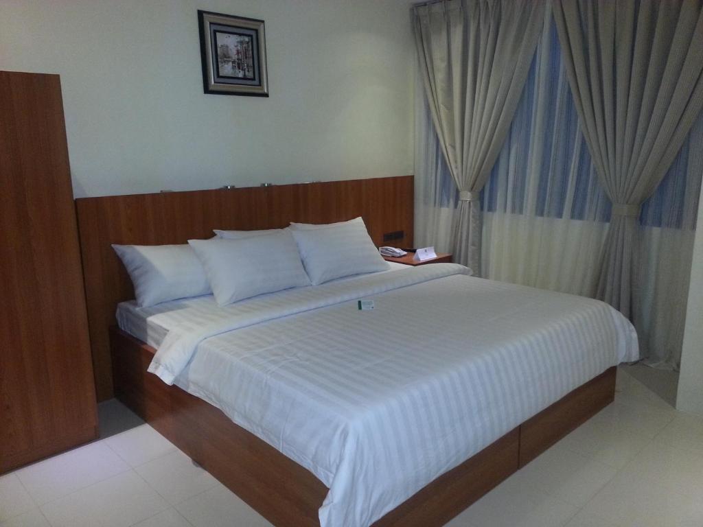 Parkway Hotel Surigao Exteriör bild